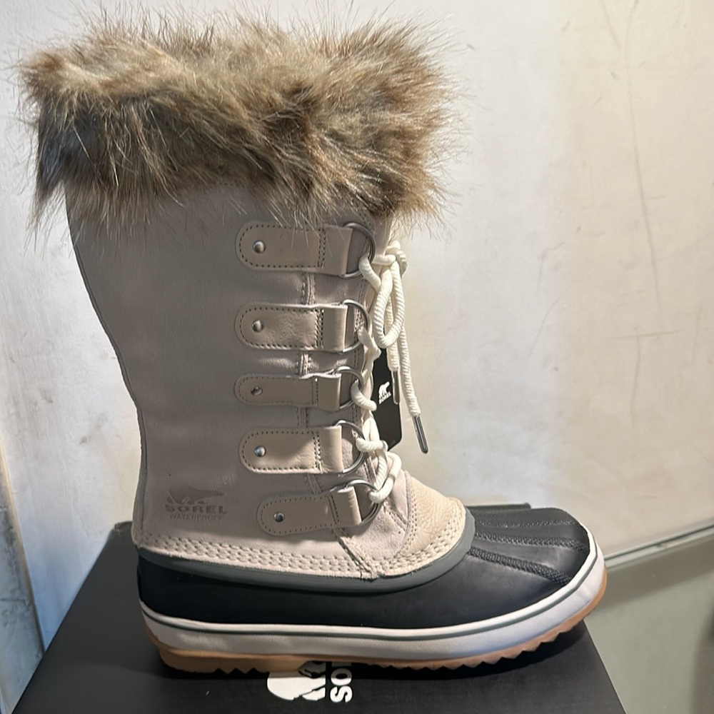 Sorel Winter Boots - Black and Tan